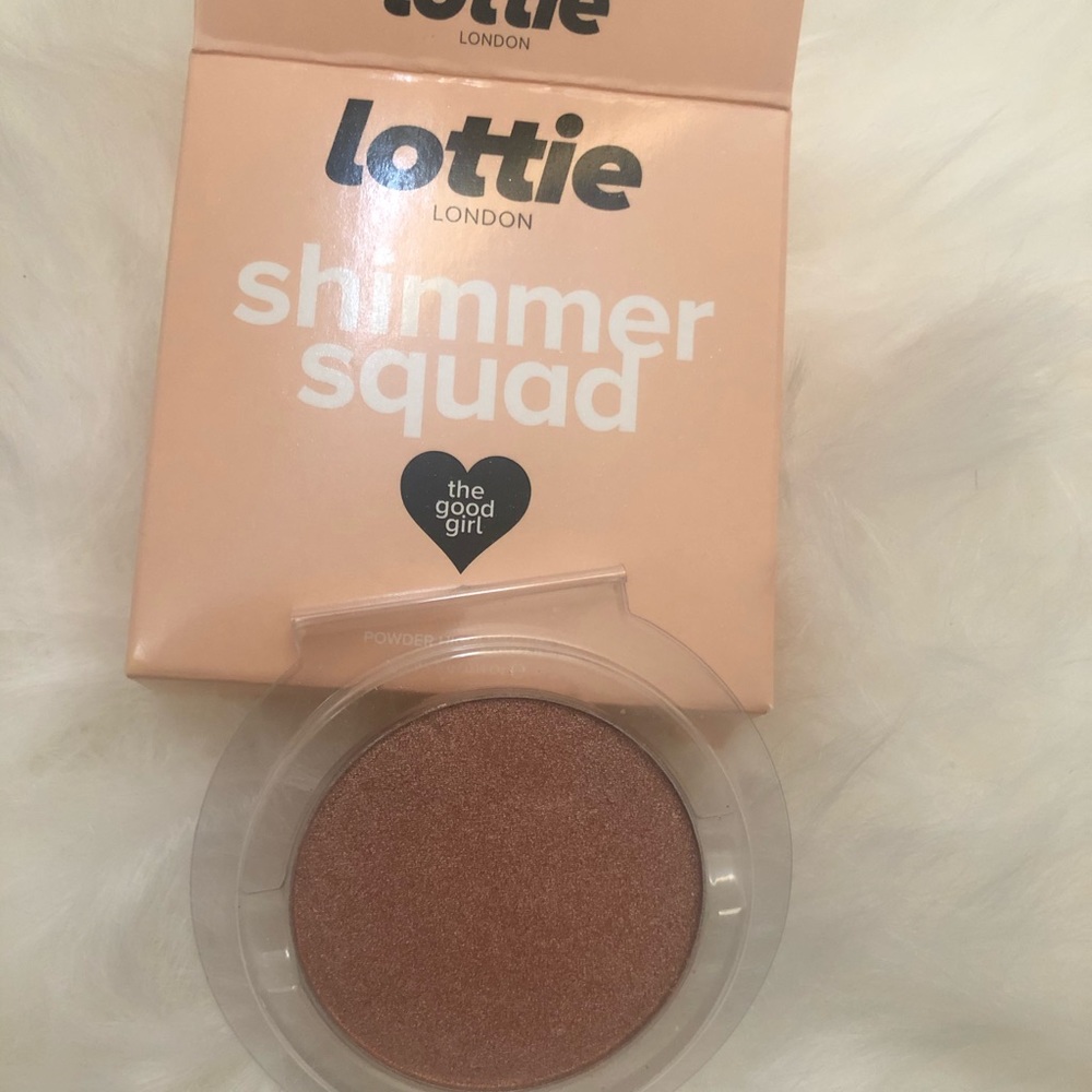 Lottie London shimmer squad powder highlighter